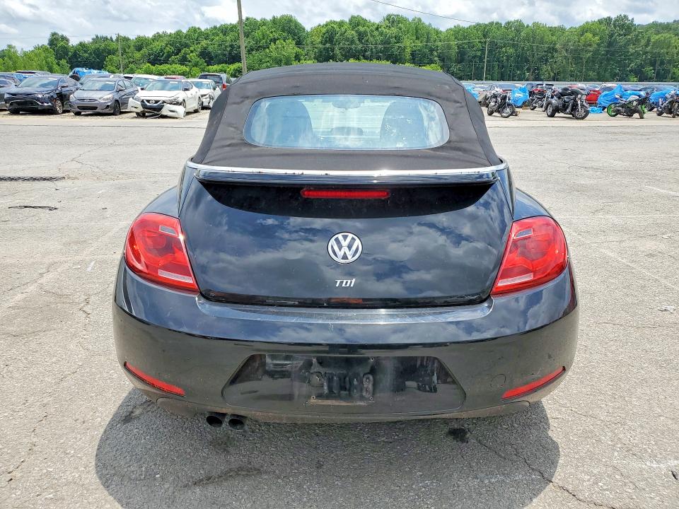 56623346 :رقم المزاد ، 3VW5L7AT3DM831863 vin ، 2013 Volkswagen Beetle مزاد بيع