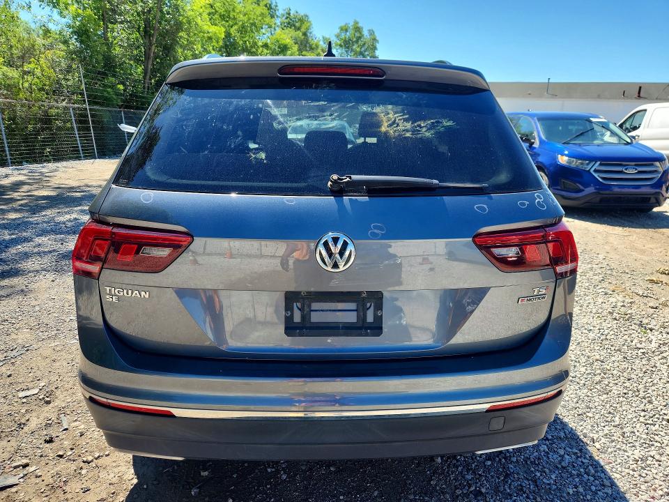 Продажа на аукционе авто 2018 Volkswagen Tiguan, vin: 3VV2B7AX2JM200479, номер лота: 58295026