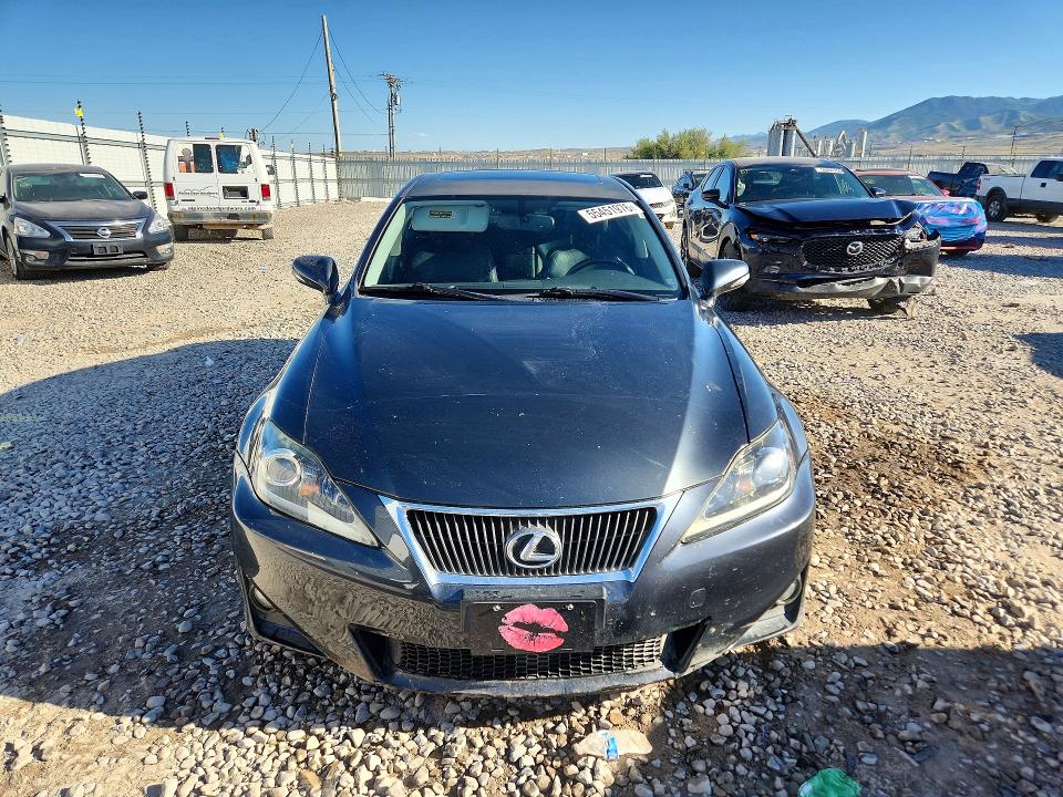 2011 Lexus Is მანქანა იყიდება აუქციონზე, vin: JTHBF5C22B5133929, აუქციონის ნომერი: 55451976
