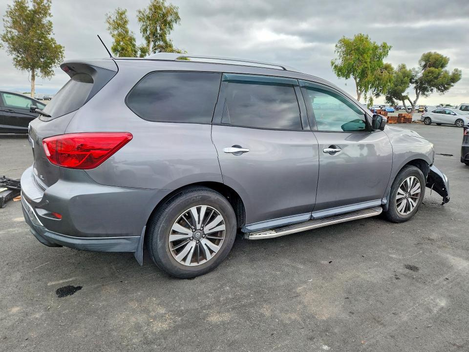 58252076 :رقم المزاد ، 5N1DR2MN7HC646358 vin ، 2017 Nissan Pathfinder مزاد بيع