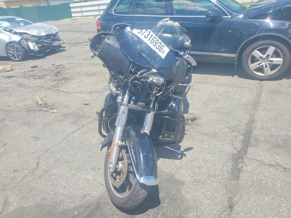 2018 Harley-davidson Flhtcu მანქანა იყიდება აუქციონზე, vin: 1HD1FCC19JB651690, აუქციონის ნომერი: 57316936