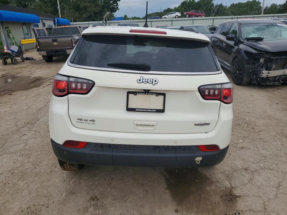 58534626 :رقم المزاد ، 3C4NJDBBXJT392367 vin ، 2018 Jeep Compass مزاد بيع