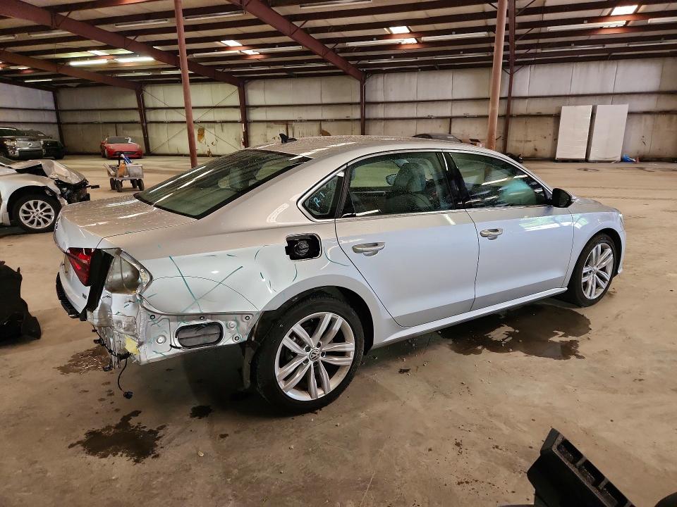 58406176 :رقم المزاد ، 1VWBA7A34JC047231 vin ، 2018 Volkswagen Passat مزاد بيع