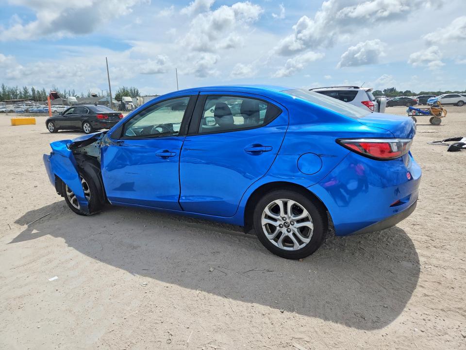 56833606 :رقم المزاد ، 3MYDLBYV9JY305140 vin ، 2018 Toyota Yaris Ia مزاد بيع