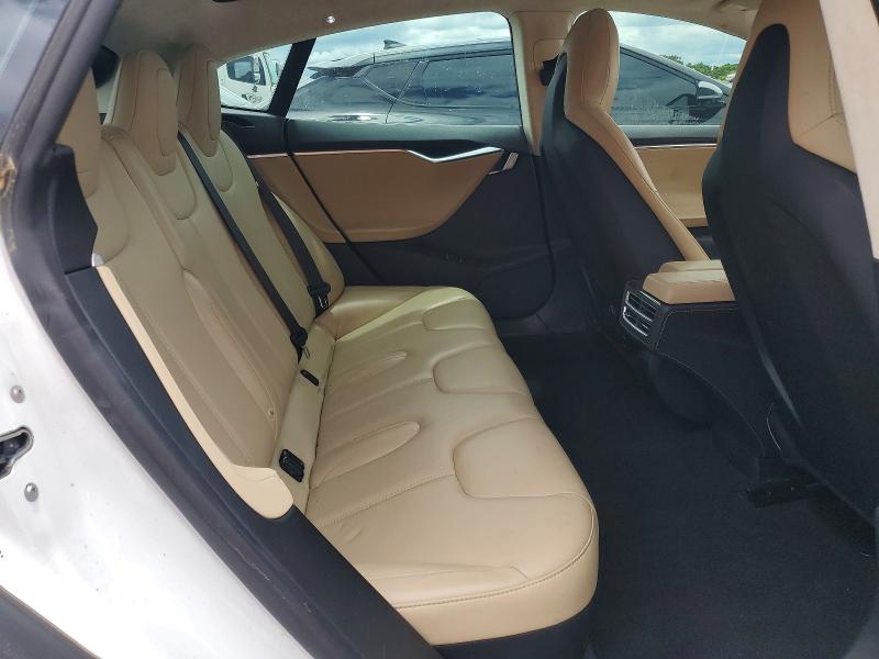 57861356 :رقم المزاد ، 5YJSA1H16EFP57440 vin ، 2014 Tesla Model S مزاد بيع