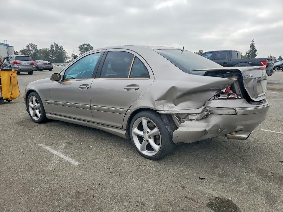 56608156 :رقم المزاد ، WDBRF52H06F755885 vin ، 2006 Mercedes-benz C-class مزاد بيع