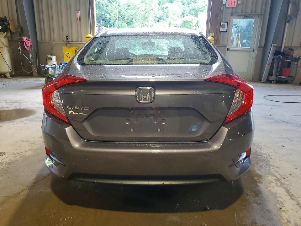 57614656 :رقم المزاد ، 2HGFC2F51HH565883 vin ، 2017 Honda Civic مزاد بيع