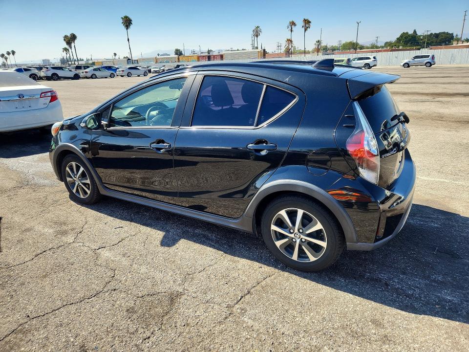 59180726 :رقم المزاد ، JTDKDTB34J1611182 vin ، 2018 Toyota Prius C مزاد بيع