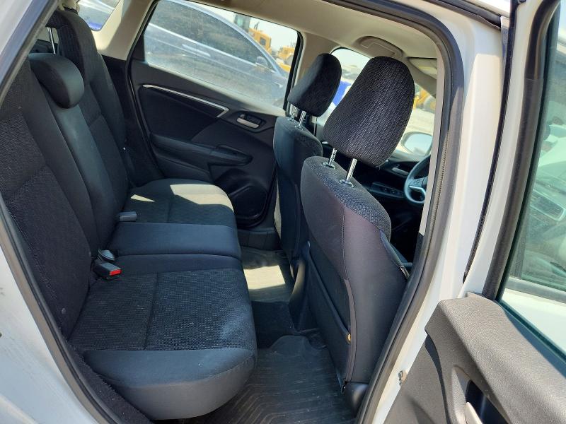 58484606 :رقم المزاد ، 3HGGK5H51FM722302 vin ، 2015 Honda Fit مزاد بيع