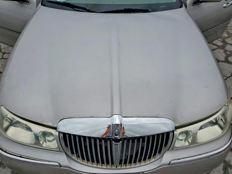 Aukcja sprzedaży 2002 Lincoln Town Car, vin: 1LNHM82W42Y611866, numer aukcji: 57328346