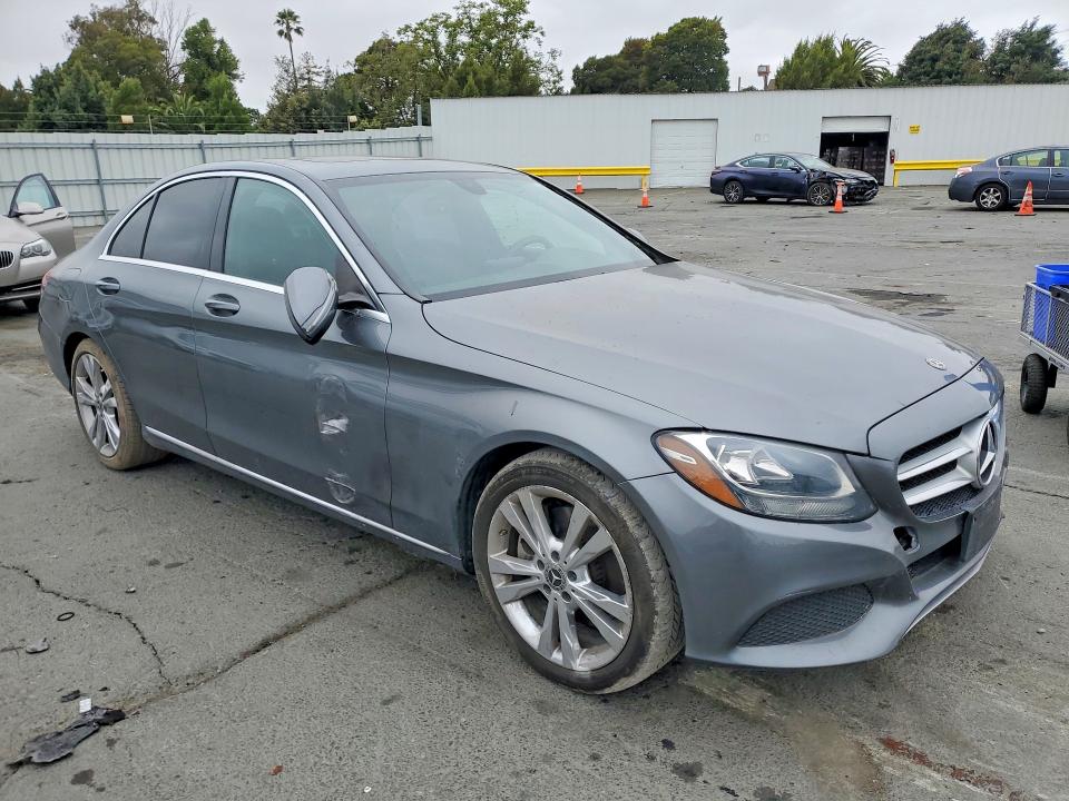 2018 Mercedes-benz C მანქანა იყიდება აუქციონზე, vin: 55SWF4JB2JU247571, აუქციონის ნომერი: 58732226