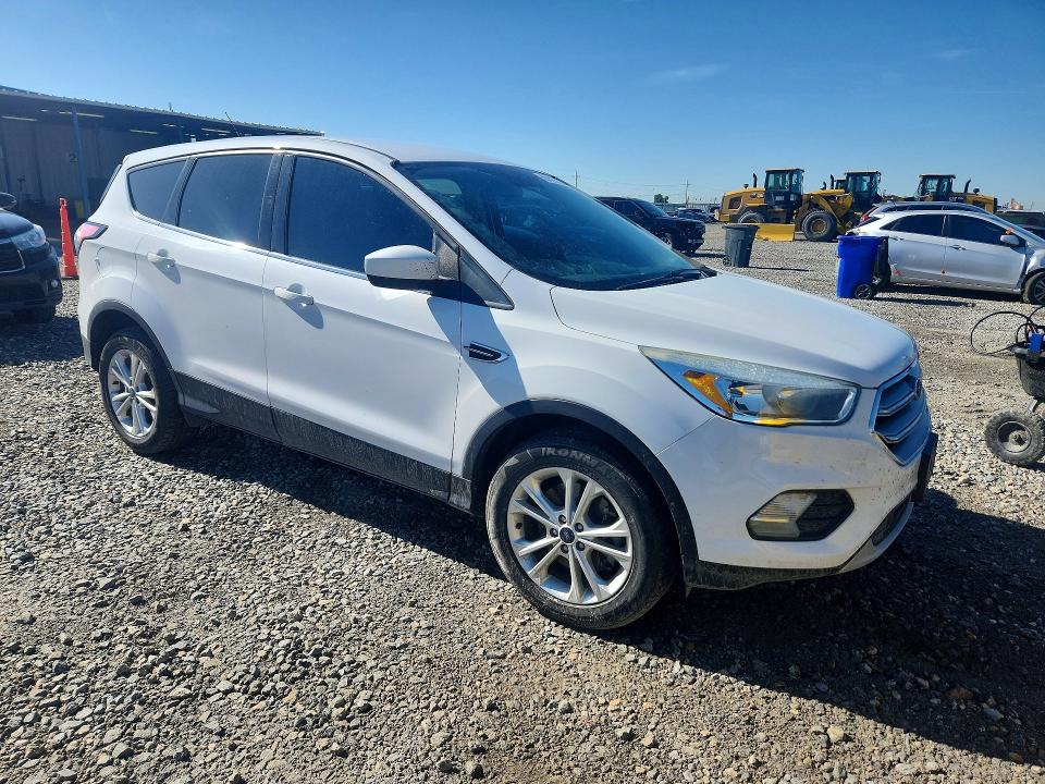 55629096 :رقم المزاد ، 1FMCU9GD8HUC50097 vin ، 2017 Ford Escape مزاد بيع