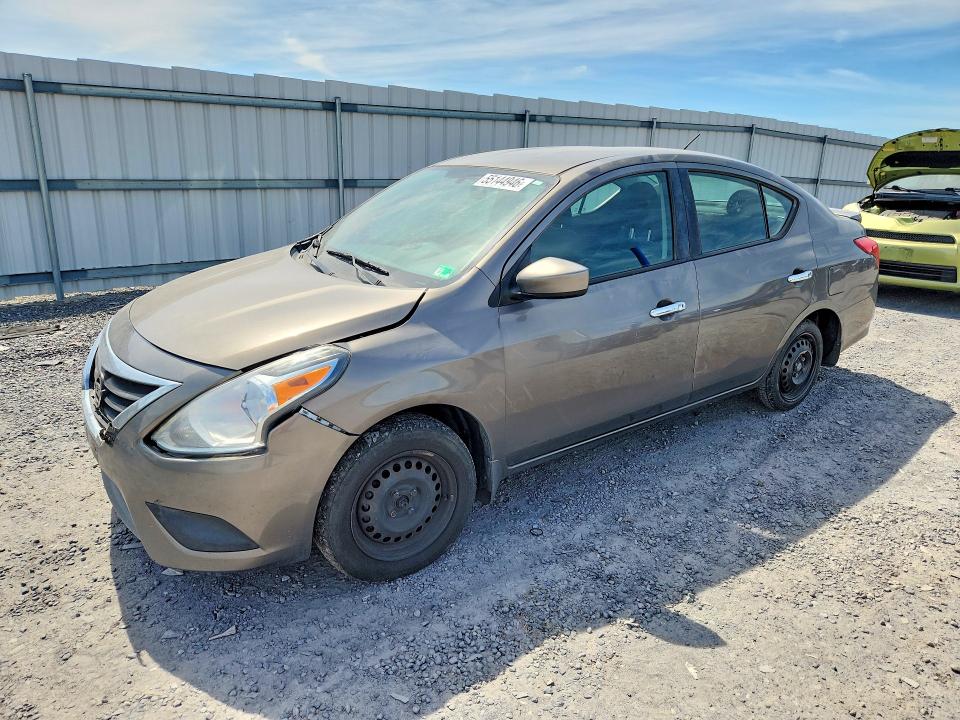 55144946 :رقم المزاد ، 3N1CN7AP6FL800805 vin ، 2015 Nissan Versa مزاد بيع