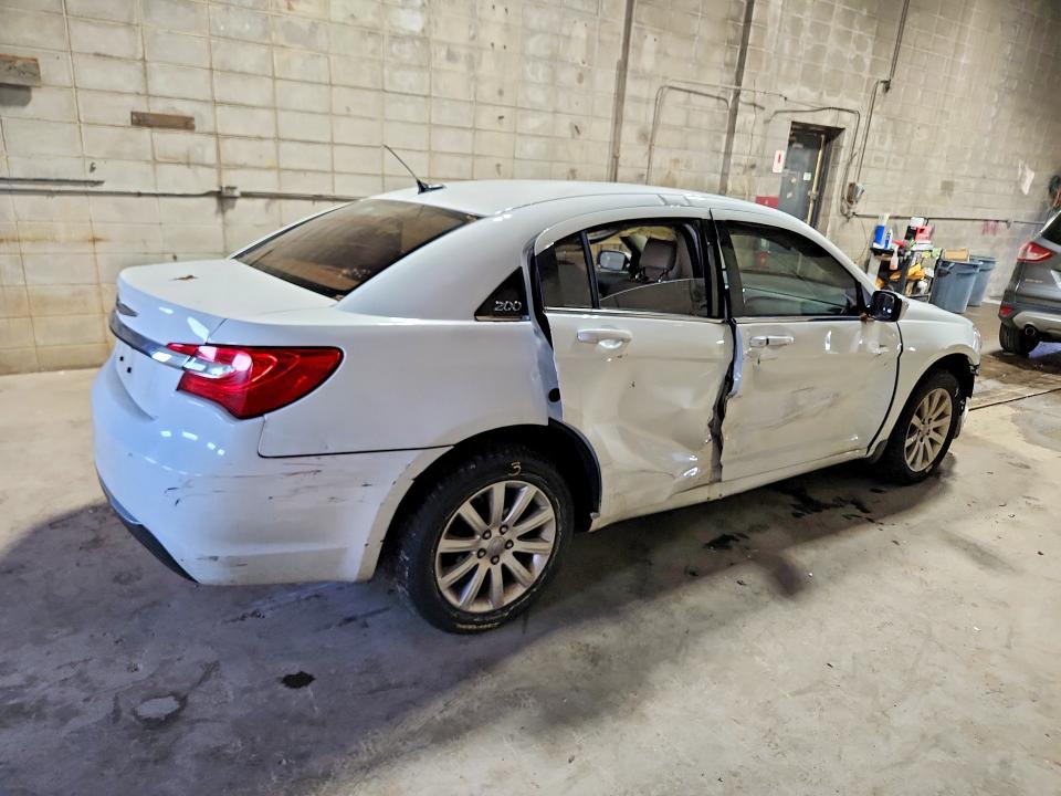 2011 Chrysler 200 მანქანა იყიდება აუქციონზე, vin: 1C3BC1FB4BN618463, აუქციონის ნომერი: 55695776