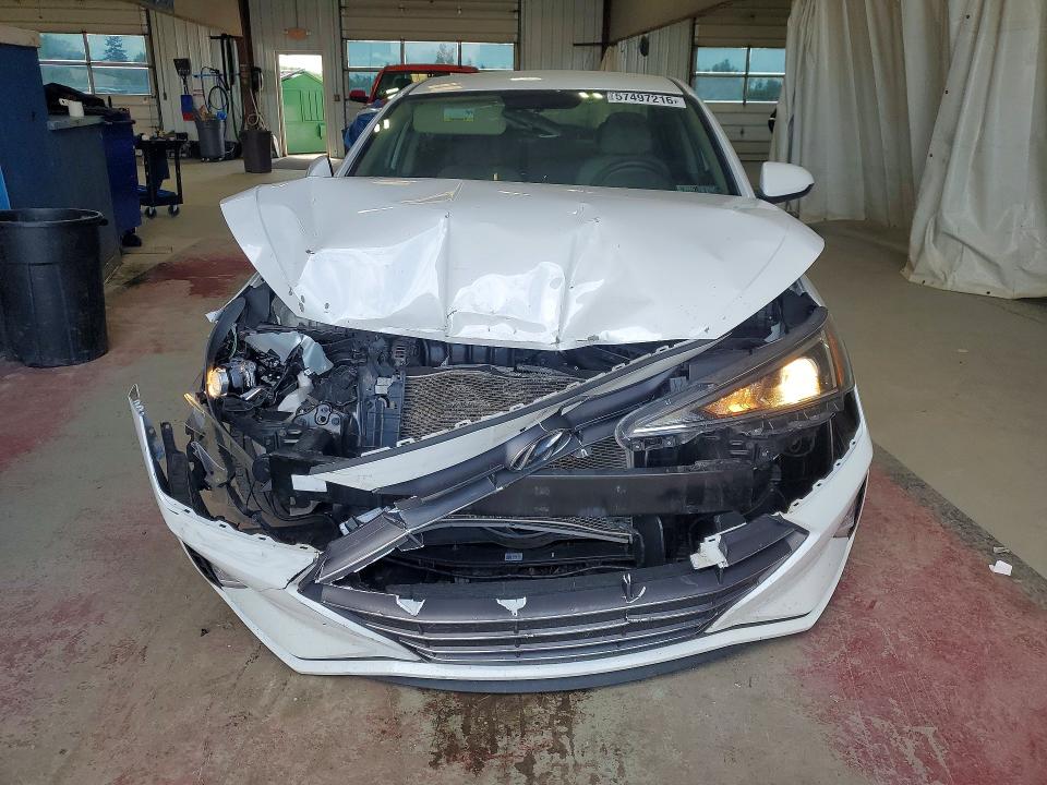 57497216 :رقم المزاد ، 5NPD74LF2KH493769 vin ، 2019 Hyundai Elantra مزاد بيع