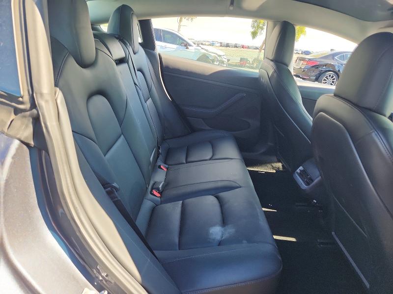 58301676 :رقم المزاد ، 5YJ3E1EA2NF168107 vin ، 2022 Tesla Model 3 مزاد بيع