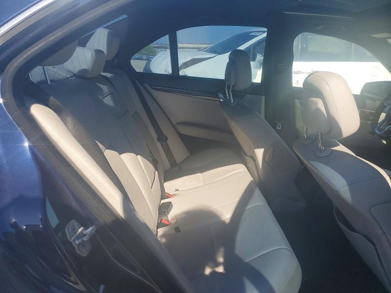 58045096 :رقم المزاد ، WDDGF4HB2CA615826 vin ، 2012 Mercedes-benz C مزاد بيع