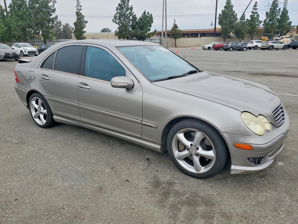 56608156 :رقم المزاد ، WDBRF52H06F755885 vin ، 2006 Mercedes-benz C-class مزاد بيع