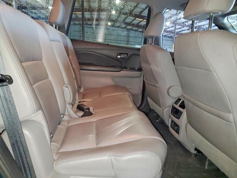 Продаж на аукціоні авто 2017 Honda Pilot, vin: 5FNYF5H9XHB007956, номер лоту: 56343316