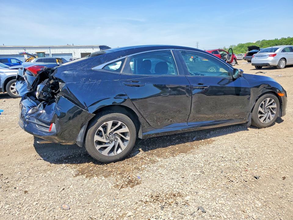 55637166 :رقم المزاد ، 2HGFC2F71JH601322 vin ، 2018 Honda Civic مزاد بيع