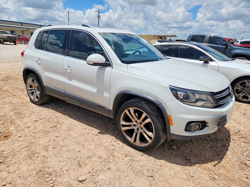 2016 Volkswagen Tiguan მანქანა იყიდება აუქციონზე, vin: WVGAV7AX4GW516925, აუქციონის ნომერი: 57241946