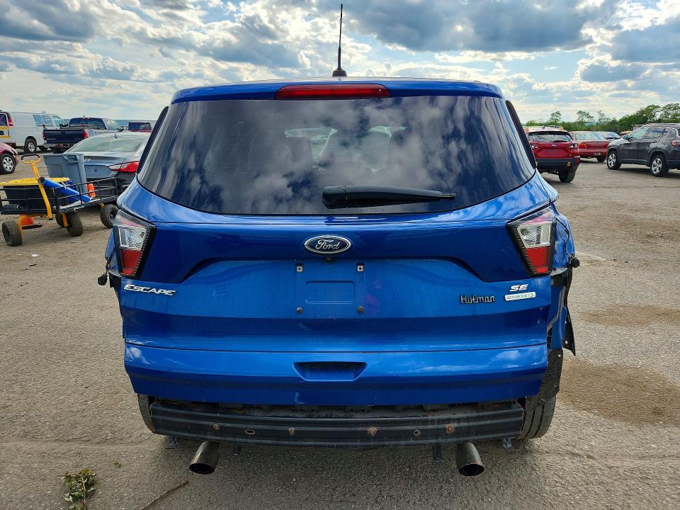 56000816 :رقم المزاد ، 1FMCU0GD0HUE83421 vin ، 2017 Ford Escape مزاد بيع