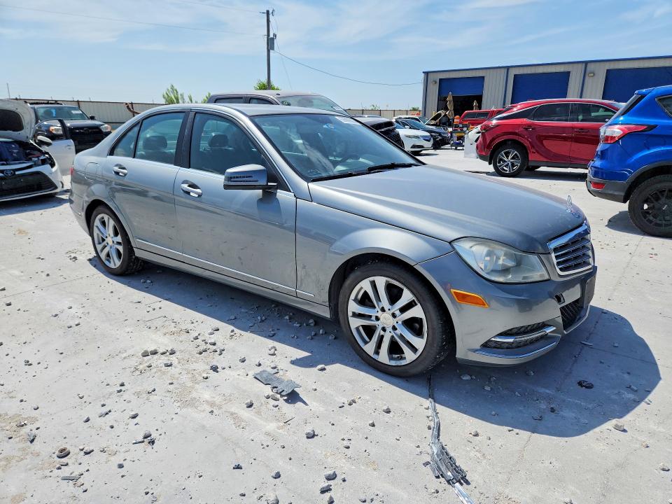 59009806 :رقم المزاد ، WDDGF8BB4CF857312 vin ، 2012 Mercedes-benz C مزاد بيع