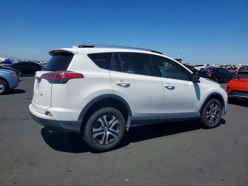 56278606 :رقم المزاد ، JTMZFREV4JD128962 vin ، 2018 Toyota Rav4 مزاد بيع