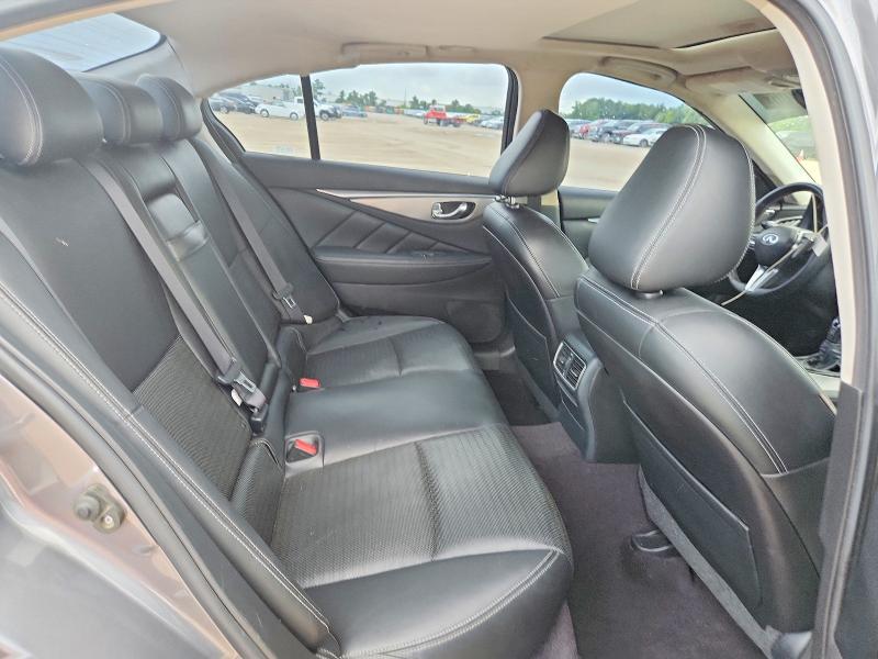 56551106 :رقم المزاد ، JN1EV7AP9JM361252 vin ، 2018 Infiniti Q50 مزاد بيع