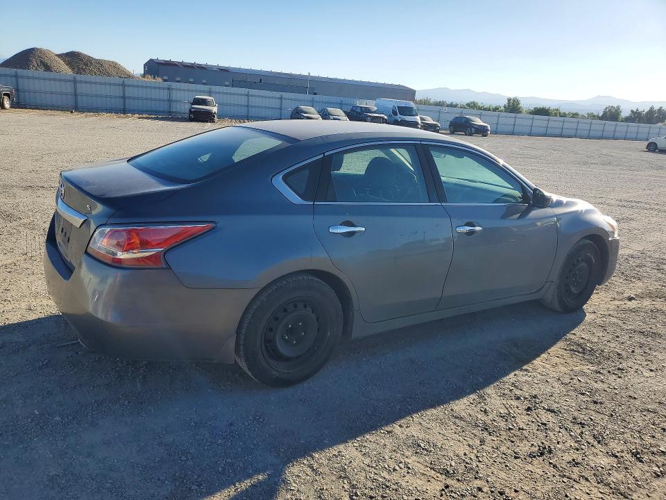 Auction sale of the 2015 Nissan Altima, vin: 1N4AL3AP0FN363263, lot number: 57175776