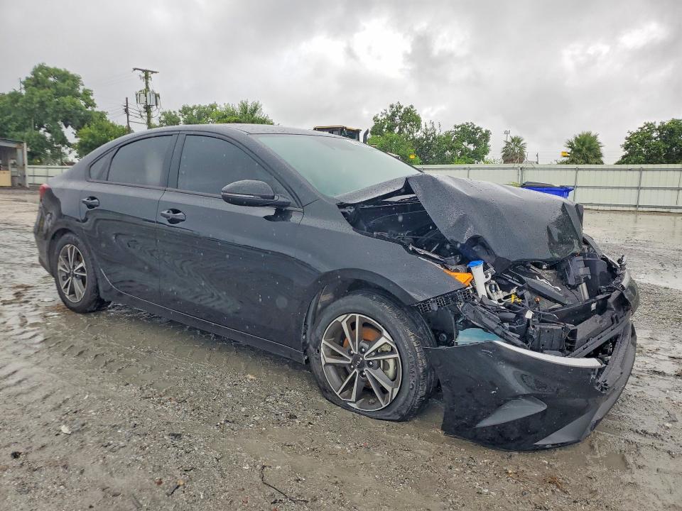 2023 Kia Forte მანქანა იყიდება აუქციონზე, vin: 3KPF24ADXPE647469, აუქციონის ნომერი: 57560086
