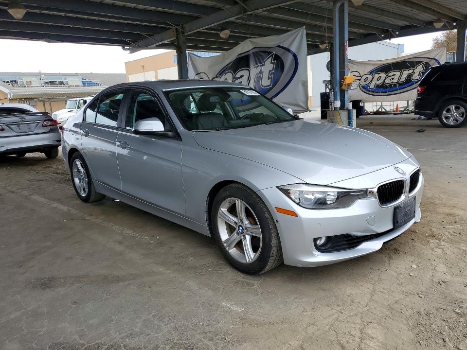 2013 Bmw 328 მანქანა იყიდება აუქციონზე, vin: WBA3C1G53DNR44182, აუქციონის ნომერი: 58037606