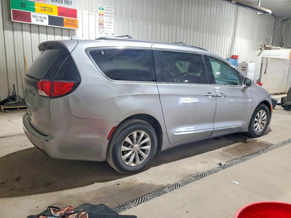Продаж на аукціоні авто 2017 Chrysler Pacifica, vin: 2C4RC1BG0HR598994, номер лоту: 56189646
