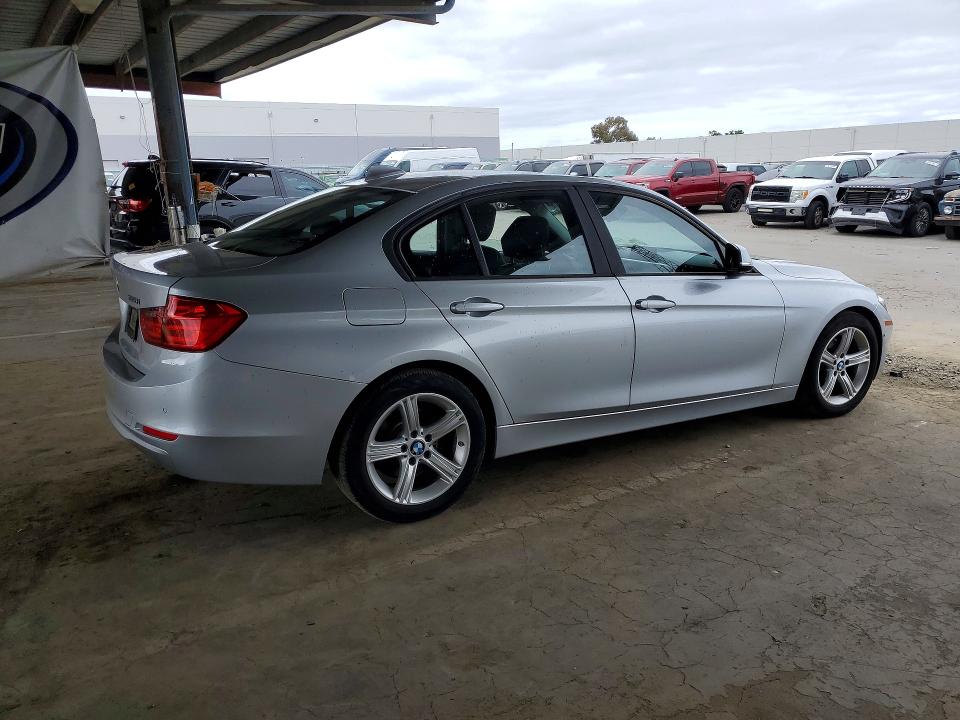 2013 Bmw 328 მანქანა იყიდება აუქციონზე, vin: WBA3C1G53DNR44182, აუქციონის ნომერი: 58037606