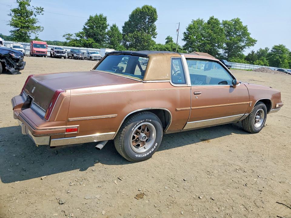 1986 Oldsmobile Cutlass Supreme მანქანა იყიდება აუქციონზე, vin: 1G3GM47Y0GP378102, აუქციონის ნომერი: 85976715