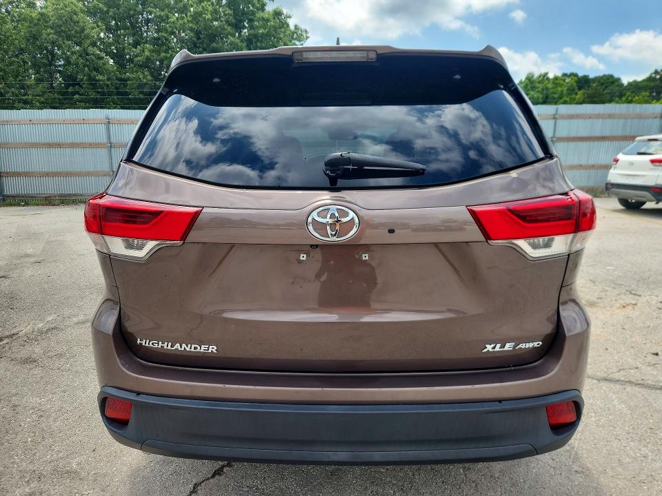 2017 Toyota Highlander მანქანა იყიდება აუქციონზე, vin: 5TDJZRFH8HS450743, აუქციონის ნომერი: 54891936