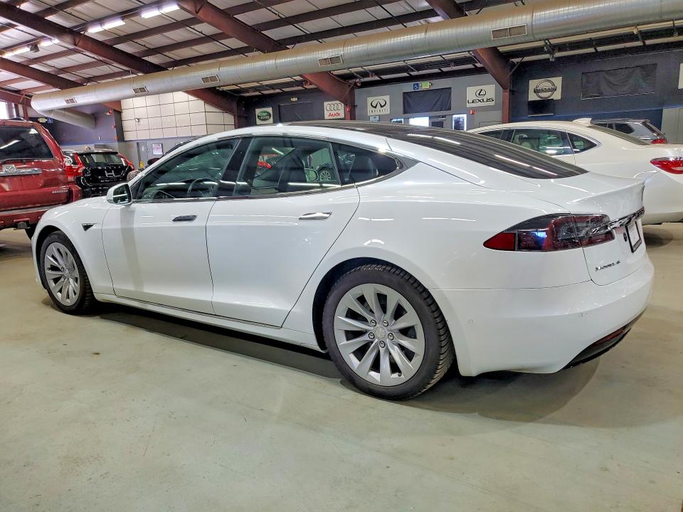 2018 Tesla Model S მანქანა იყიდება აუქციონზე, vin: 5YJSA1E25JF244333, აუქციონის ნომერი: 57812726