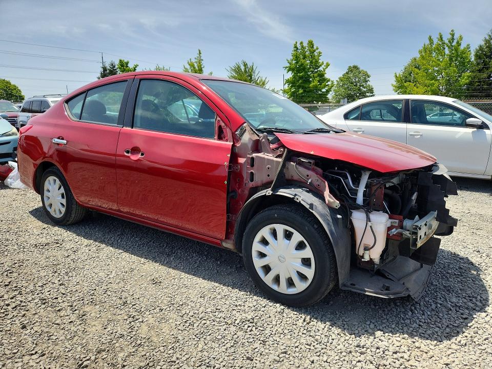55641276 :رقم المزاد ، 3N1CN7AP5FL837702 vin ، 2015 Nissan Versa مزاد بيع