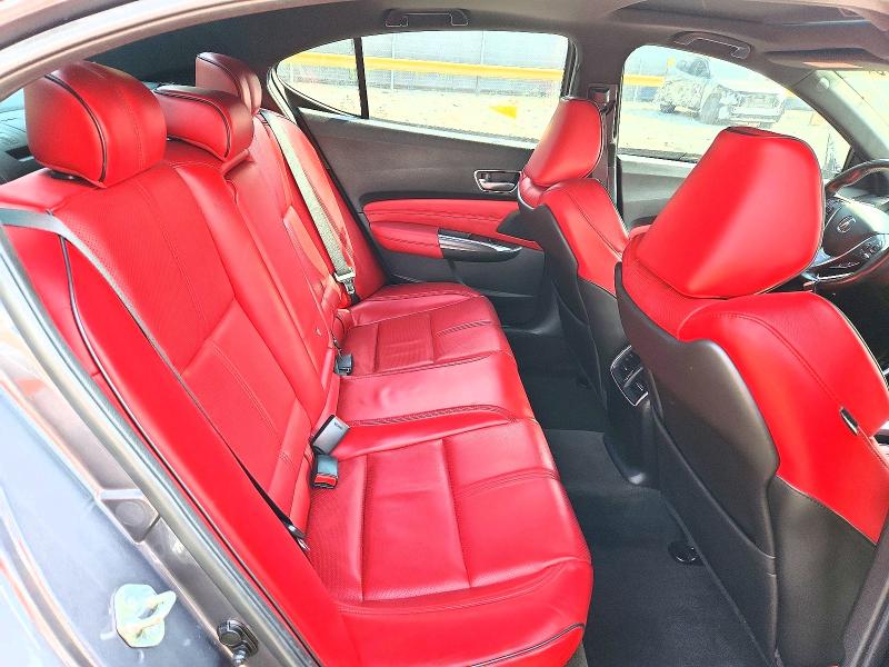 56288816 :رقم المزاد ، 19UUB2F60JA001259 vin ، 2018 Acura Tlx مزاد بيع