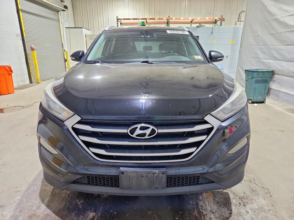 2017 Hyundai Tucson მანქანა იყიდება აუქციონზე, vin: KM8J3CA45HU460706, აუქციონის ნომერი: 55840196