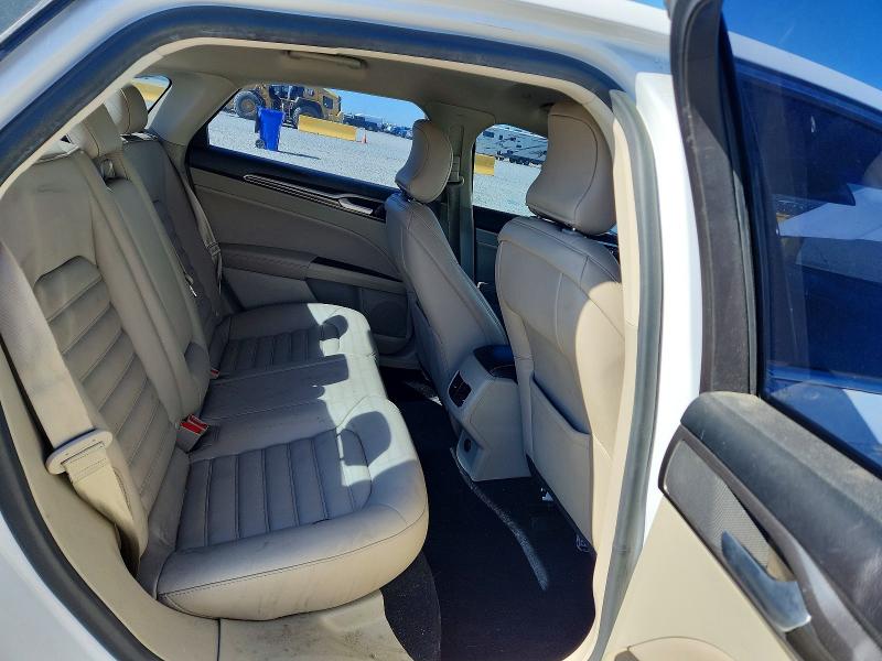 57224126 :رقم المزاد ، 3FA6P0MU0KR272835 vin ، 2019 Ford Fusion مزاد بيع
