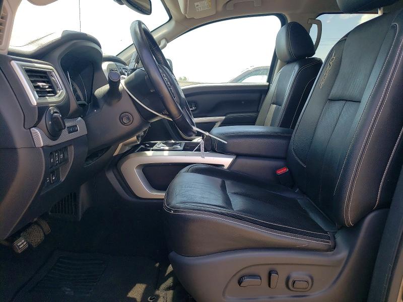 56796256 :رقم المزاد ، 1N6AA1E56KN503255 vin ، 2019 Nissan Titan مزاد بيع