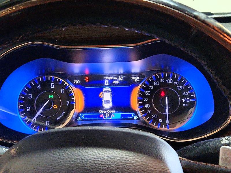 2015 Chrysler 200 მანქანა იყიდება აუქციონზე, vin: 1C3CCCCGXFN567542, აუქციონის ნომერი: 57660756