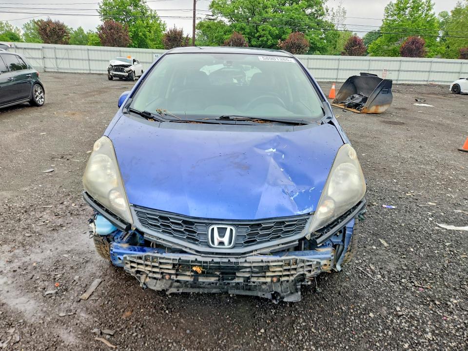 58901386 :رقم المزاد ، JHMGE8H51DC062461 vin ، 2013 Honda Fit مزاد بيع