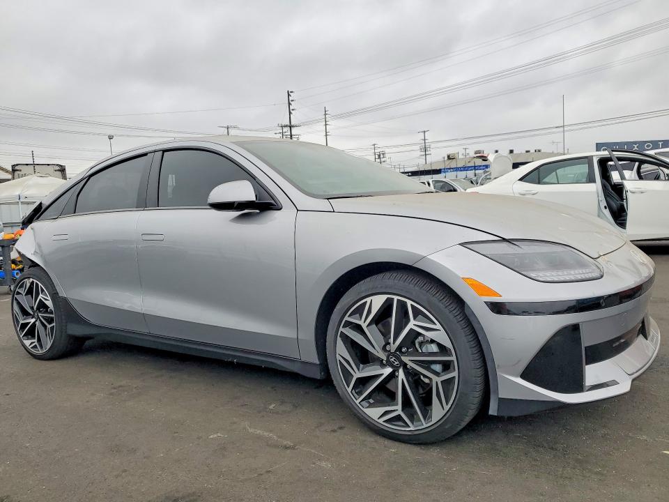 2025 Hyundai Ioniq 6 მანქანა იყიდება აუქციონზე, vin: KMHM34AA2SA085942, აუქციონის ნომერი: 58295916