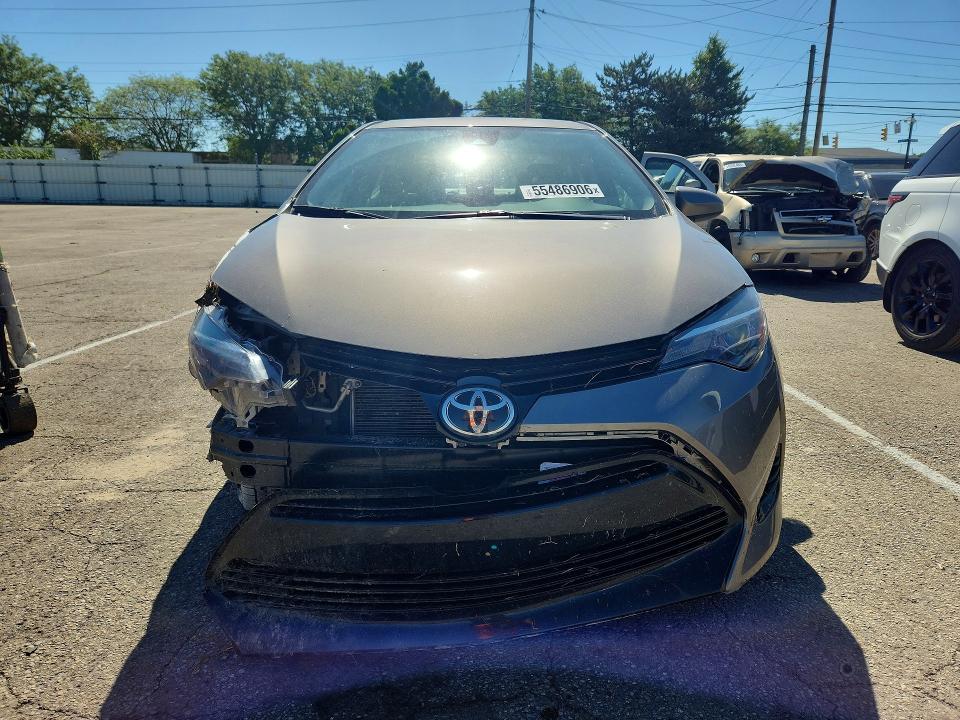 55486906 :رقم المزاد ، 2T1BURHE0JC007071 vin ، 2018 Toyota Corolla مزاد بيع
