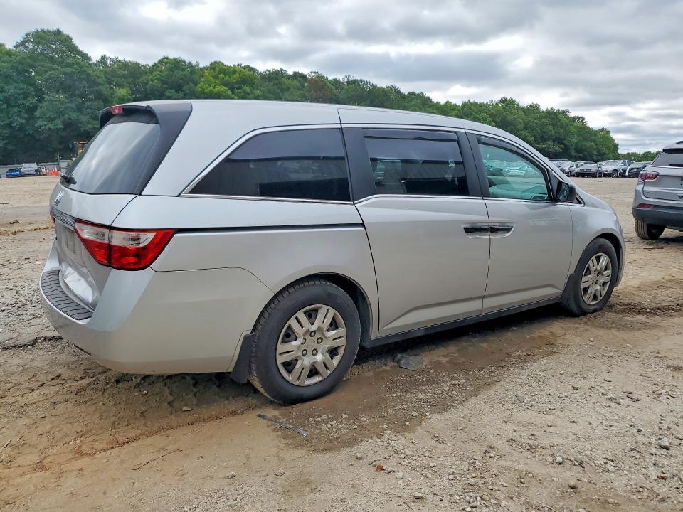 58438986 :رقم المزاد ، 5FNRL5H22DB052187 vin ، 2013 Honda Odyssey مزاد بيع