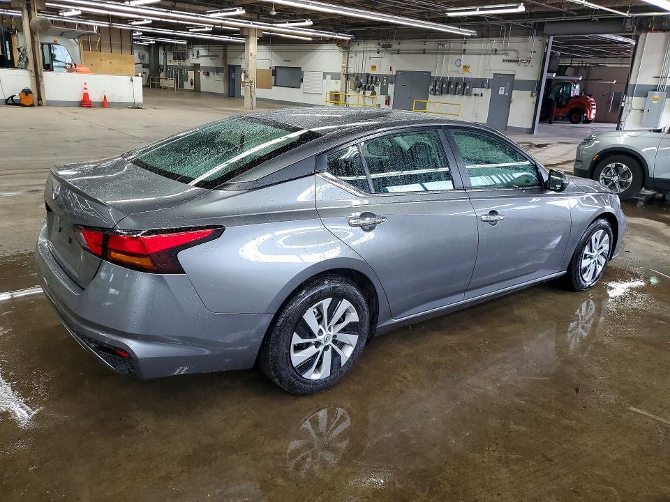 56484836 :رقم المزاد ، 1N4BL4BV0PN376989 vin ، 2023 Nissan Altima مزاد بيع