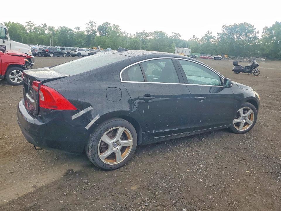 56832926 :رقم المزاد ، YV1622FS9C2038256 vin ، 2012 Volvo S60 مزاد بيع