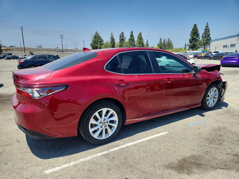 2022 Toyota Camry მანქანა იყიდება აუქციონზე, vin: 4T1C11AK1NU049736, აუქციონის ნომერი: 58138806